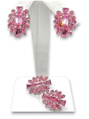 Vintage Bright Pink Faceted Glass Mini Brooches & Matching Screw on Earrings